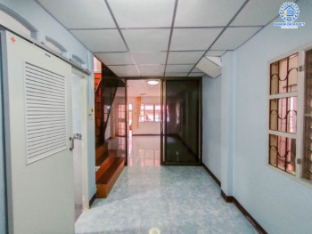 *****ทาวน์เฮ้าส์มือสองย่านนนทบุรี ม.พระปิ่น2 ติด ถ.บรมราชชนนี เนื้อที่กว้างถึง 25.5 ตร.ว. ฟังก์ชัน 2 ห้องนอน 2 ห้องน้ำ 1 ที่จอดรถ บ้านพร้อมอยู่ ข้างบ้านมีพื้นที่ บนทำเลดี เดินทางสะดวก เชื่อมต่อถ.พุทธมณฑลสาย2, ถ.กาญจนาภิเษก ใกล้ม.มหิดล และทางด่วน "ศรีรัช" จองด่วน!